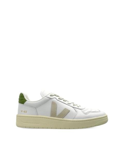 VEJA V-82 II logo-detailed sneakers