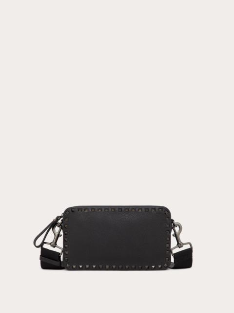 ROCKSTUD GRAINY CALFSKIN CROSSBODY BAG