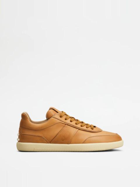 TOD'S TABS SNEAKERS IN LEATHER - BROWN