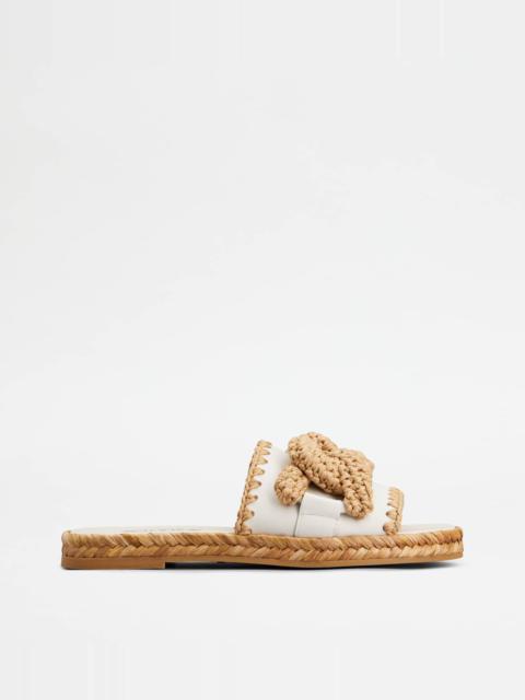 Tod's KATE SANDALS IN LEATHER - WHITE