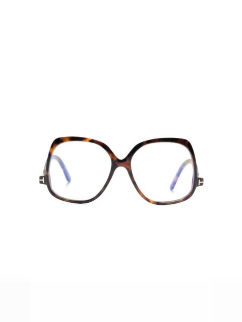 oversize-frame glasses