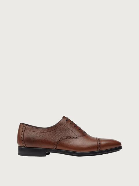 FERRAGAMO PLAIN TOE OXFORD