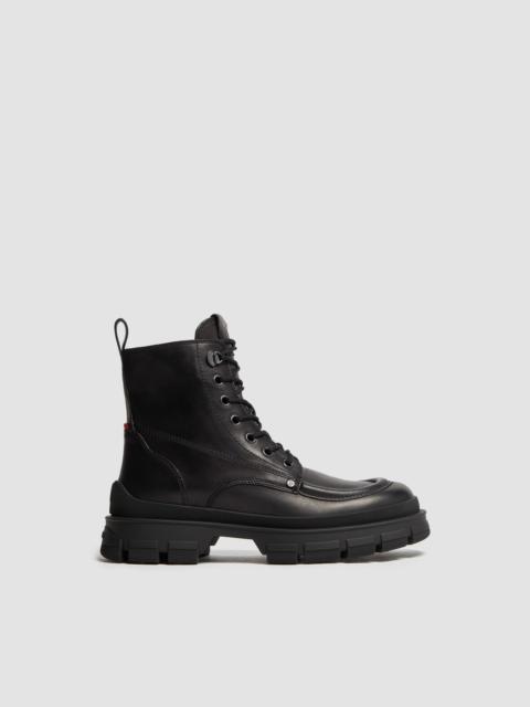【関税＆送料込み】Moncler 'Hevea' Black Matte Leather Ankl Moncler Hevea City Leather Lace-Up Boots | REVERSIBLE