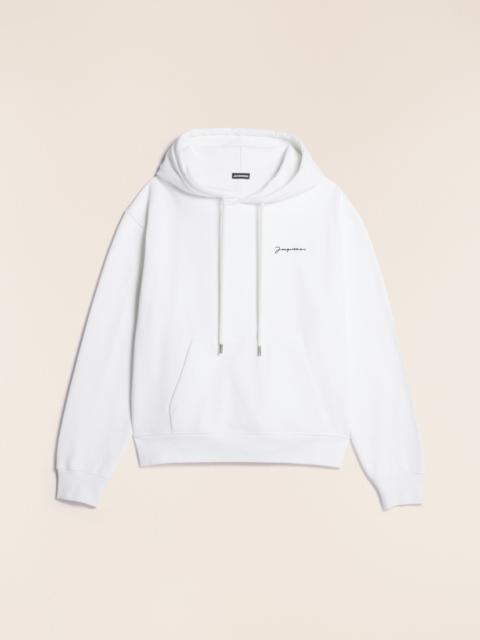 Le sweatshirt brodé