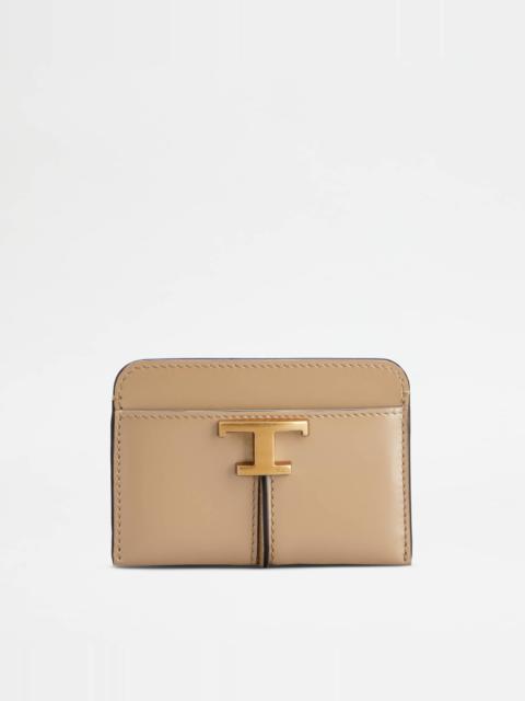 T TIMELESS CREDIT CARD HOLDER IN LEATHER - BEIGE