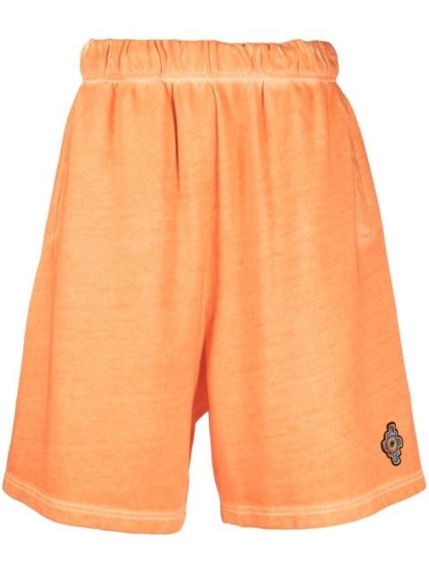 logo patch knee-length shorts