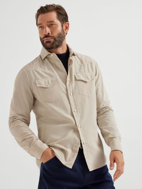 Garment-dyed easy fit western shirt in narrow wale corduroy
