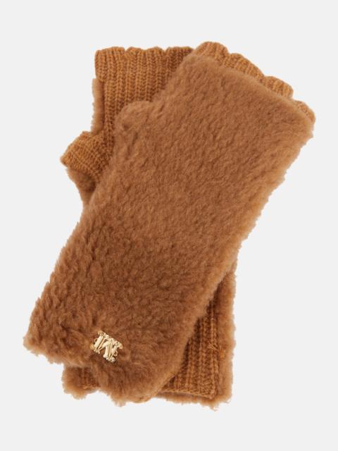 Max Mara Manny fingerless teddy gloves