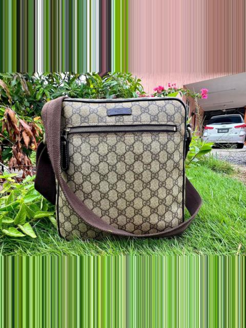 GUCCI Authentic GUCCI GG Monogram Canvas Shoulder Bag