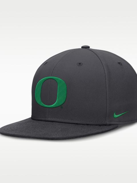 Nike Oregon Pro Men's Nike Dri-FIT College Fitted Hat