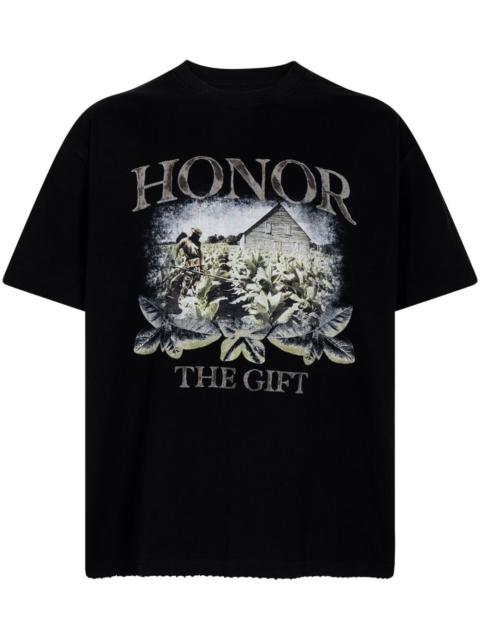 HONOR THE GIFT D-Holiday Tobacco Field short-sleeve T-shirt
