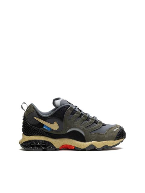 x UNDEFEATED Air Terra Humara "Cargo Khaki" sneakers