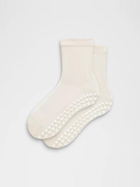 lululemon Unisex Find Your Balance Grip Quarter Socks