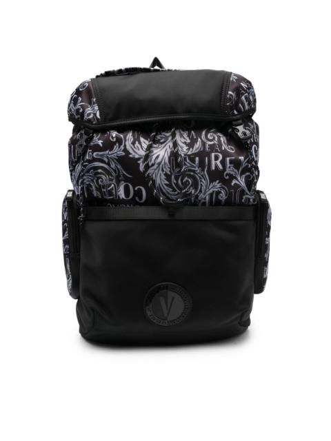 VERSACE JEANS COUTURE baroque 로고 인쇄 배낭