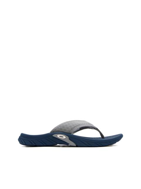 OAKLEY logo-print strap flip-flops