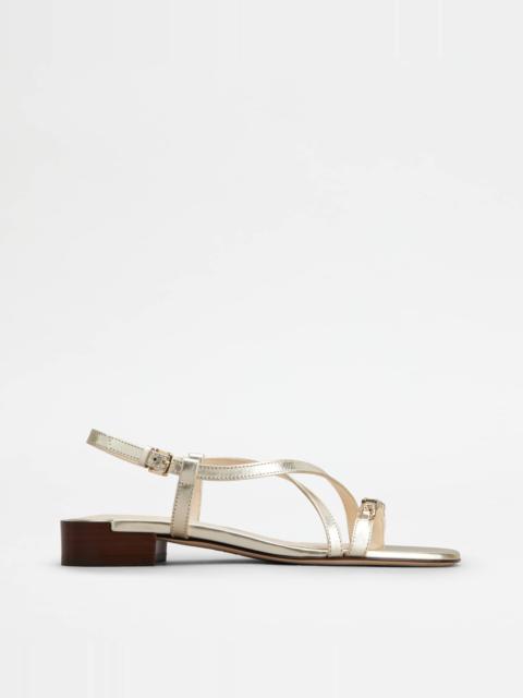Tod's SANDALS IN LEATHER - GOLD