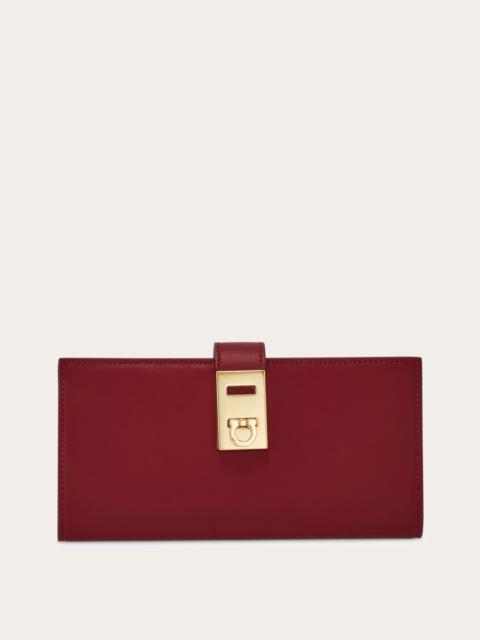 FERRAGAMO Hug continental wallet