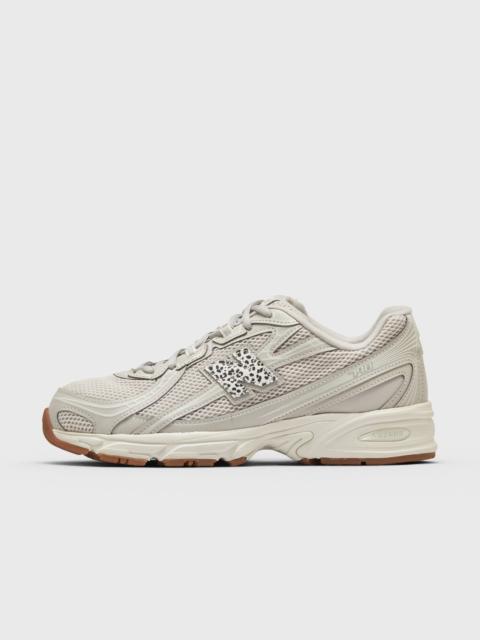 New Balance 740