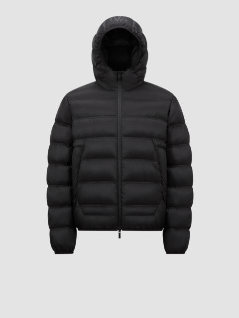 Moncler Gardy Hooded Short Down Jacket