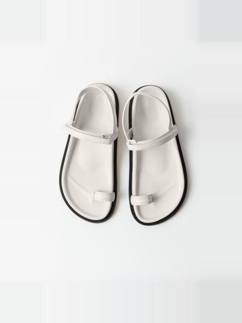 ST. AGNI Keko Sandal - Cool White