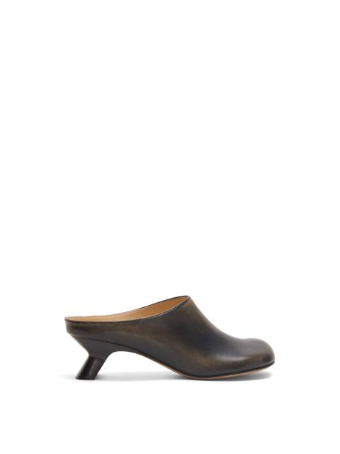 Kitten heel mule in bi-colour brushed-off calfskin