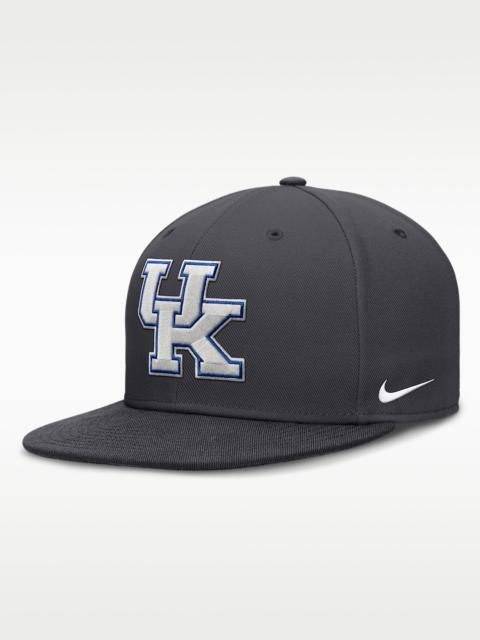 Nike Kentucky Pro Men's Nike Dri-FIT College Fitted Hat
