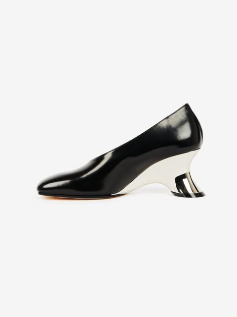 A.W.A.K.E. MODE ARNA SHOE BLACK SILVER GOLD