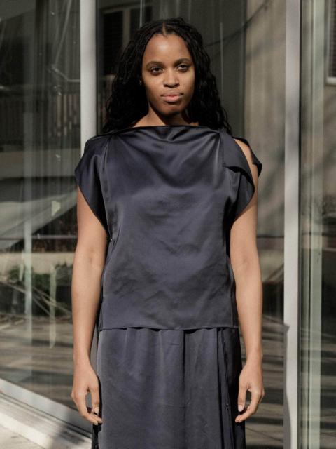 BASERANGE Clavo Top
                  - Ecovero Viscose