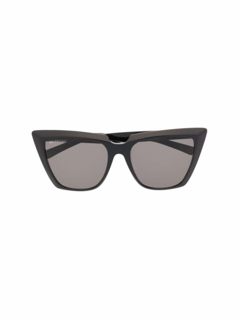 cat-eye sunglasses