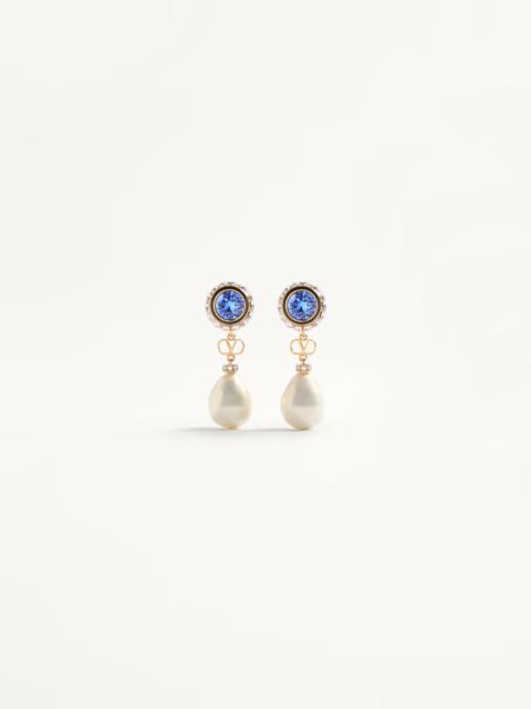 VLOGO SIGNATURE EARRINGS IN METAL, ENAMEL, PEARLS AND CRYSTALS