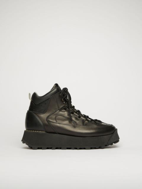 Leather trekking boots black