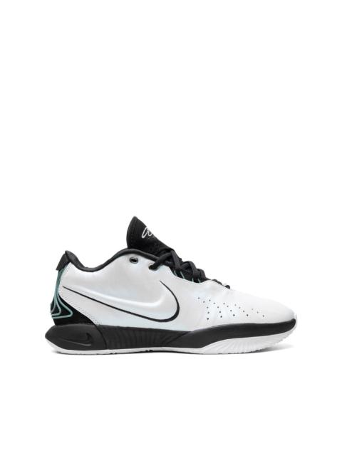 Nike LeBron 21 "Conchiolin" sneakers
