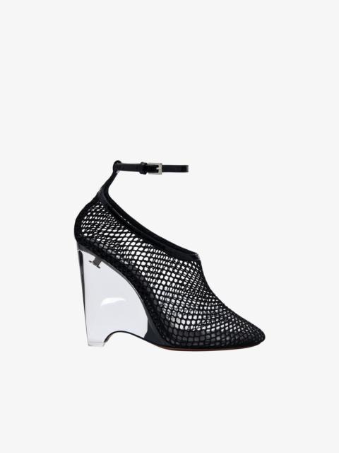 LA CAGE WEDGE PUMPS IN FISHNET