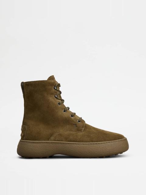TOD'S W. G. LACE-UP ANKLE BOOTS IN SUEDE - GREEN
