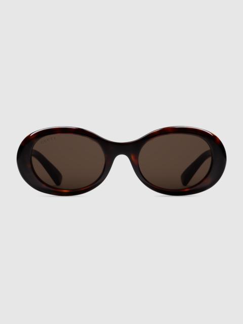 Oval-shaped sunglasses