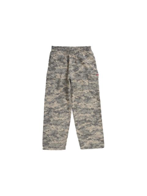 Supreme Supreme Small Box Cargo Sweatpant (FW25) Digital Camo