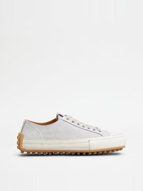 Tod's SNEAKERS IN SUEDE - GREY, OFF WHITE
