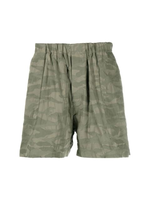 camouflage-print wide-leg shorts
