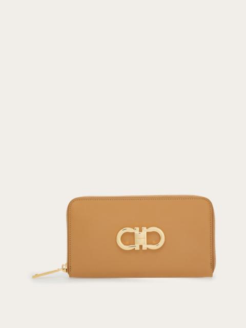 FERRAGAMO Gancini continental wallet