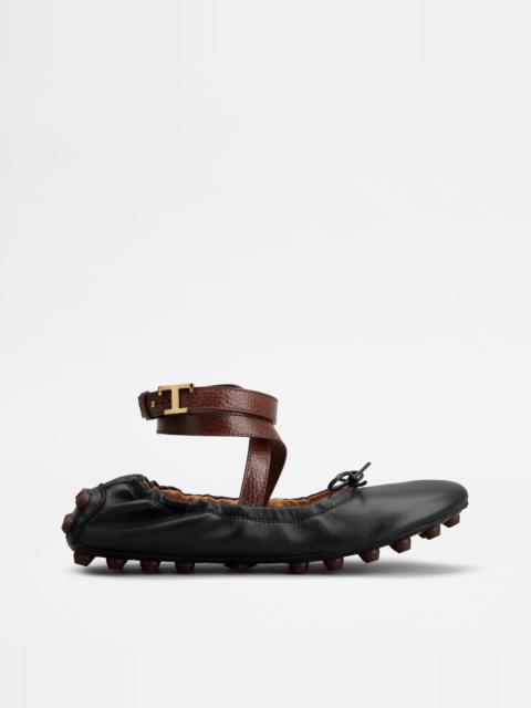 Tod's BUBBLE BALLERINAS IN LEATHER WITH STRAP - BLACK, BROWN