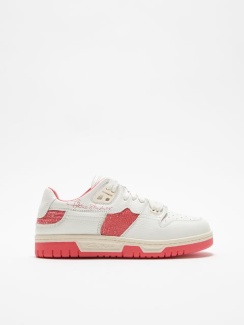 Low top sneakers - White/electric pink