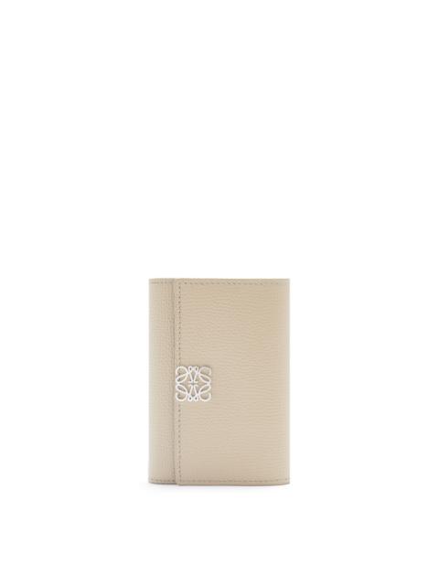 Loewe Anagram small vertical wallet in pebble grain calfskin