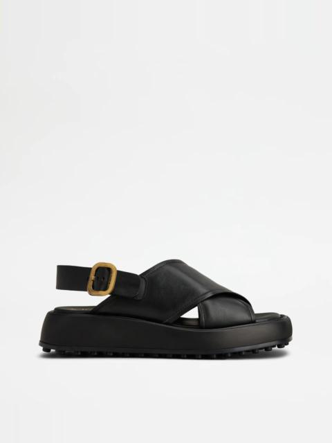 Tod's SANDALS IN LEATHER - BLACK
