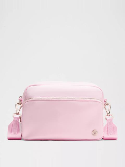 lululemon Everywhere Crossbody 3L Large *Metal Hardware