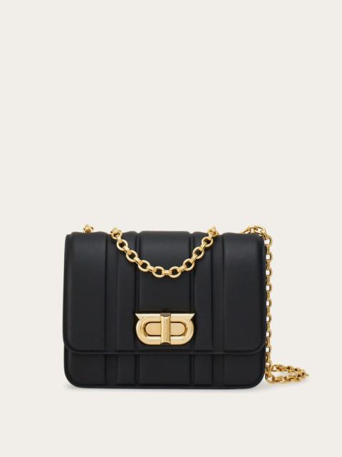 ✨プラチナ色バックル✨ 極美品❣️最終値下げ✨Ferragamo ✨プラチナ色バックル✨ 極美品❣️最終値下げ✨Ferragamo