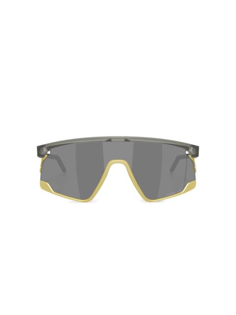 OAKLEY BXTR prism-lens shield sunglasses