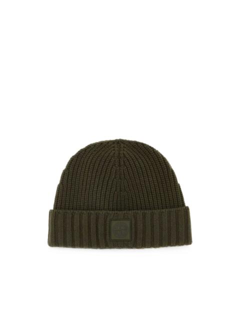 Stone Island logo-patch ribbed-knit beanie hat