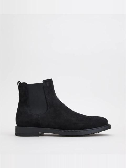 ANKLE BOOTS IN SUEDE - BLACK