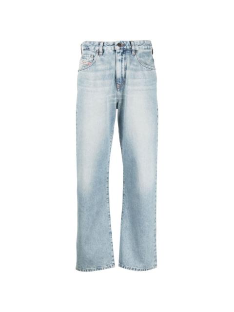 wide-leg cropped jeans