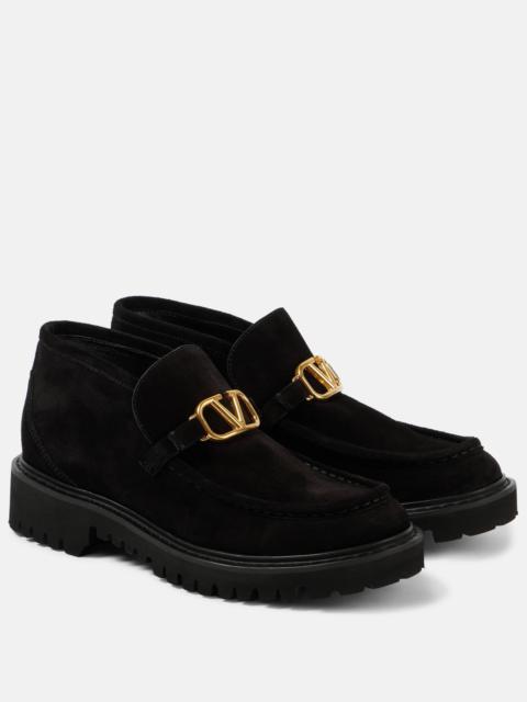 VLogo Signature suede ankle boots